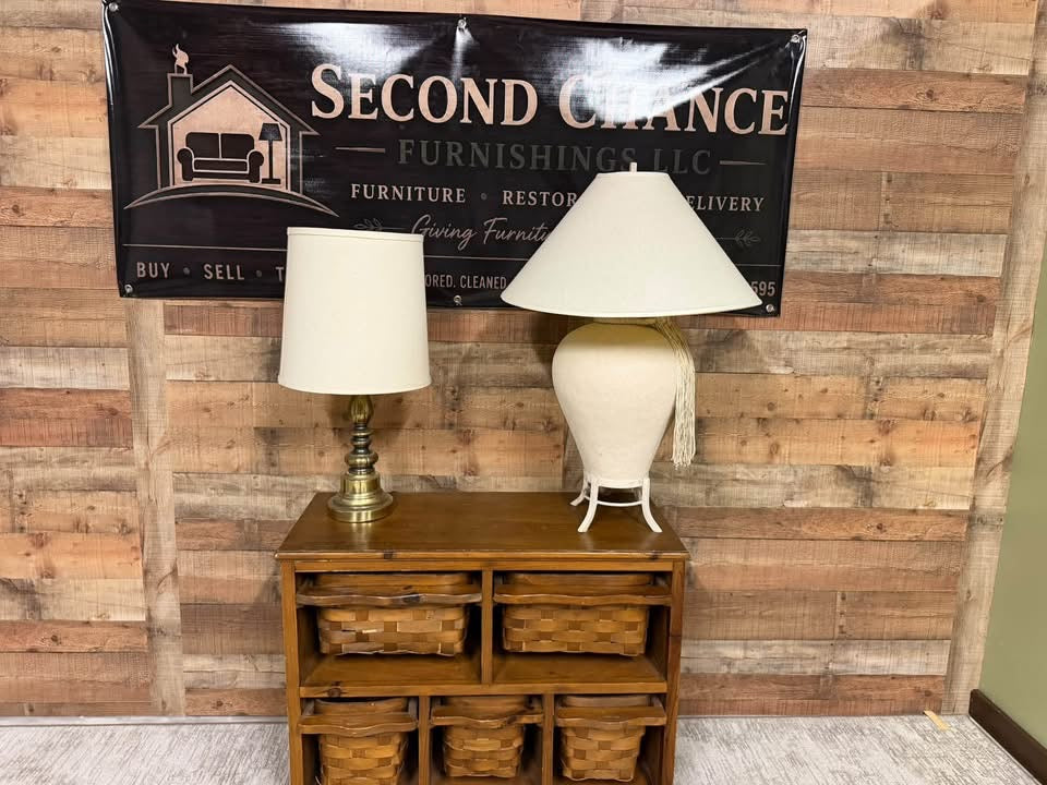 π€ Large Vintage White Table Lamp