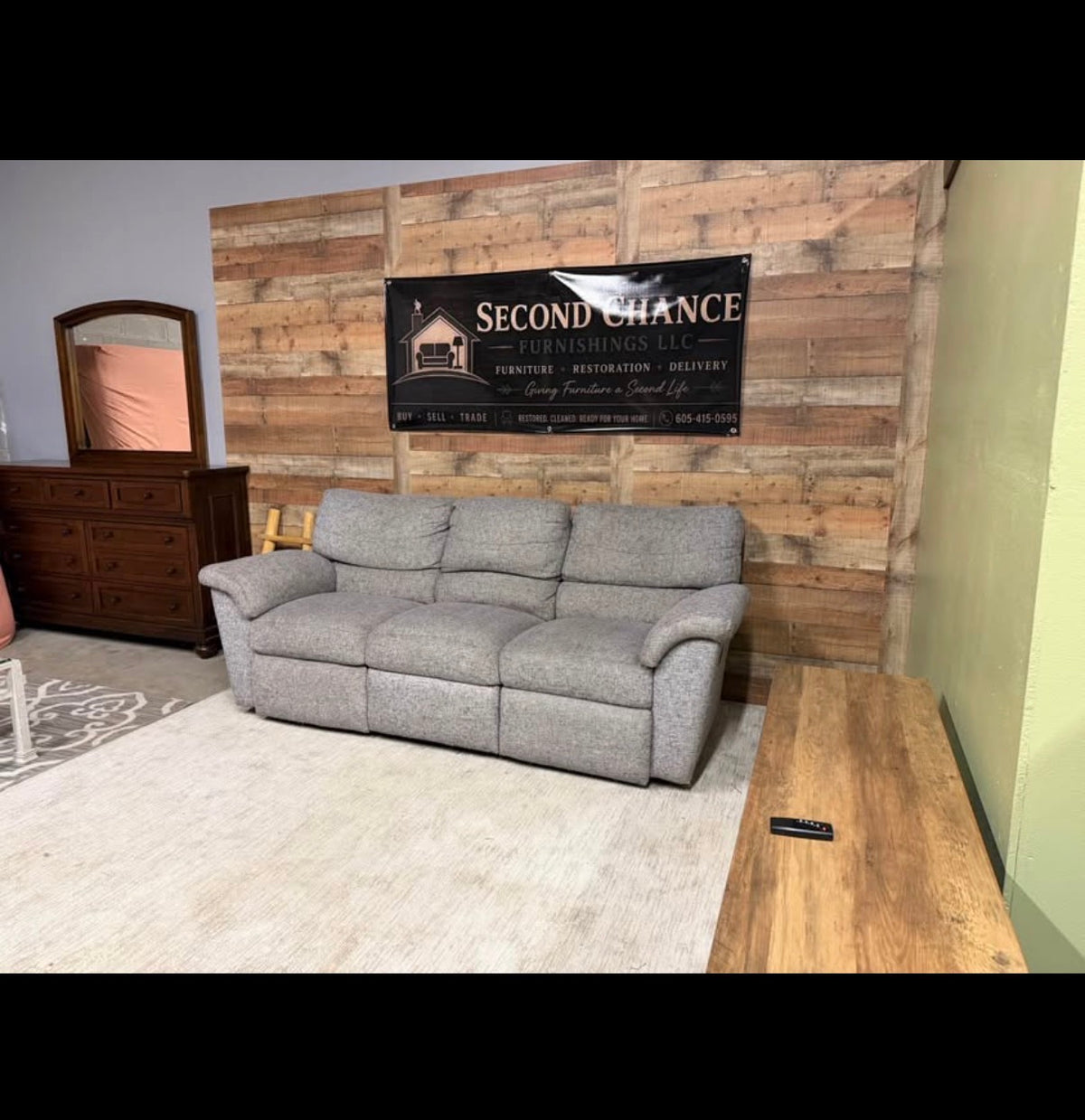 🛋️ La-Z-Boy Dual Reclining Sofa