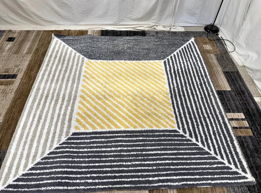 ✨ 6’8” × 6’8” Modern Geometric Shag Rug ✨