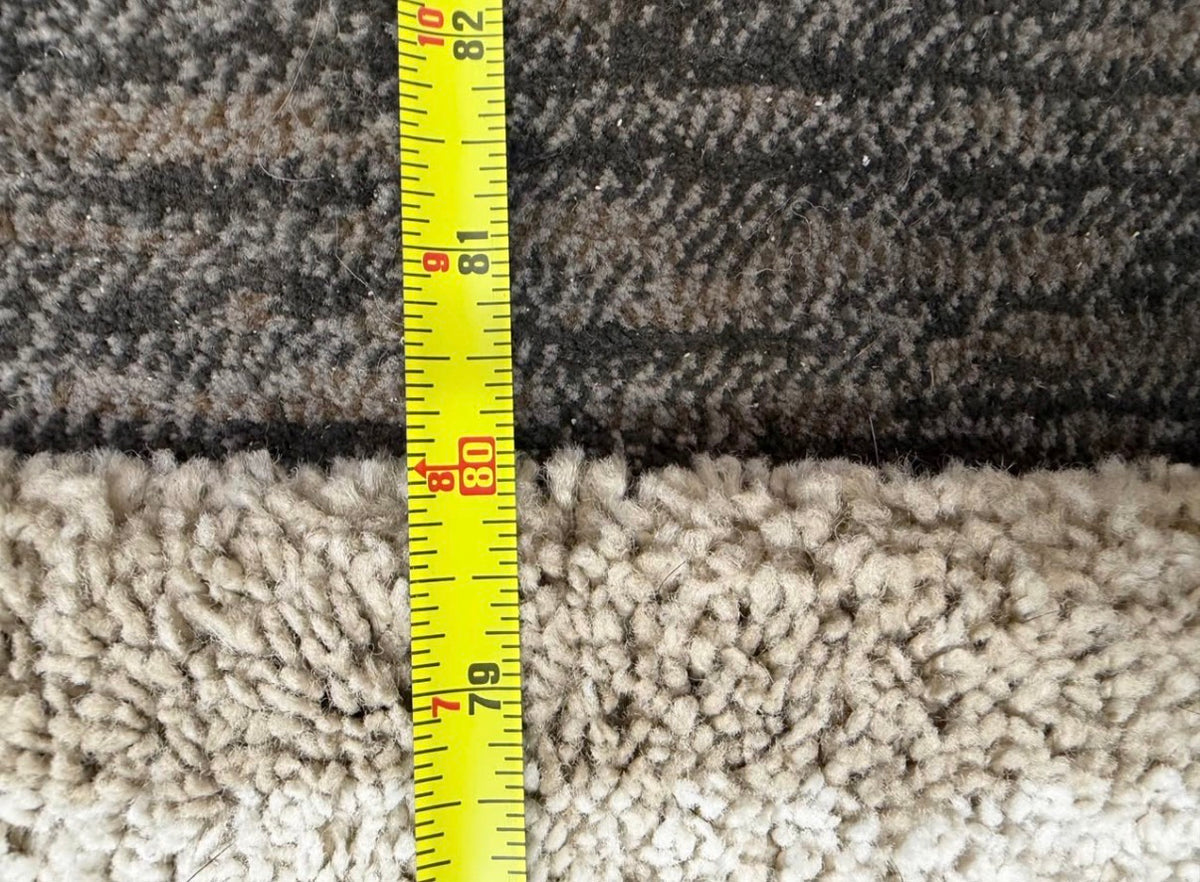 ✨ 6’8” × 6’8” Modern Geometric Shag Rug ✨